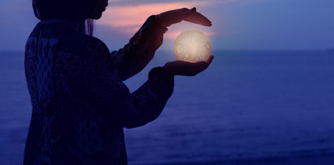 Napi horoszkóp 2023. augusztus 2.: a Szűz meglepetésre számíthat, a Nyilas döntést hoz